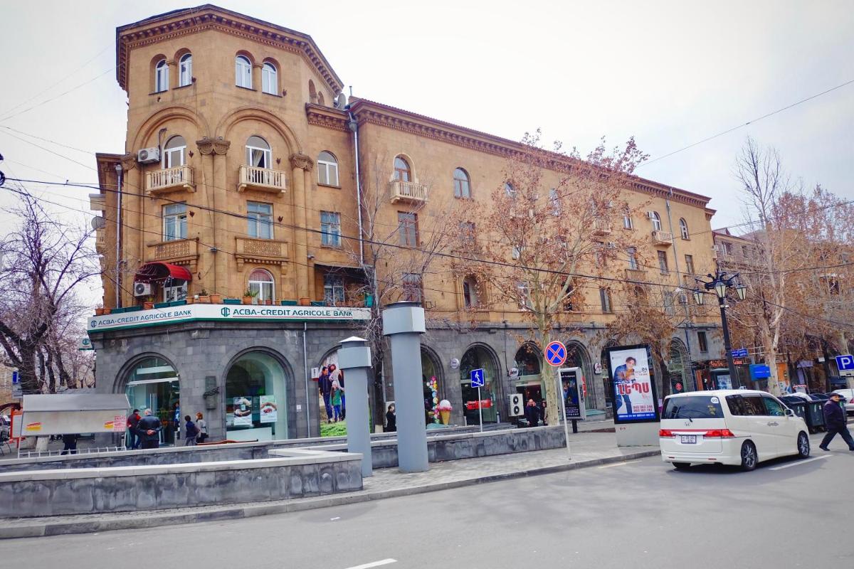 Abovyan 36 Apt & Tour - Housity