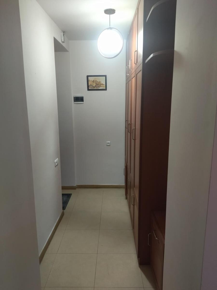 Abovyan 36 Apt & Tour - Housity
