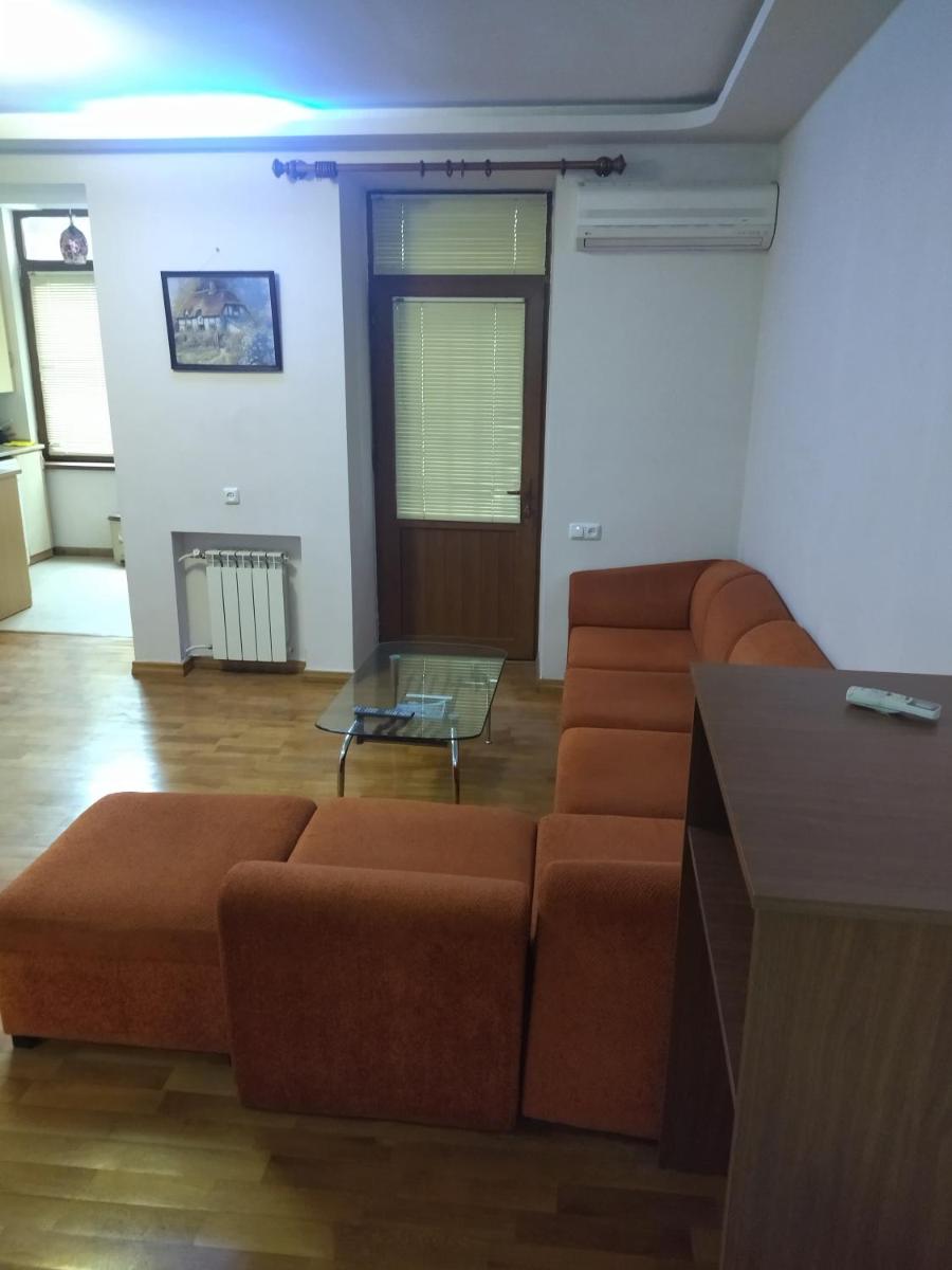 Abovyan 36 Apt & Tour - Housity