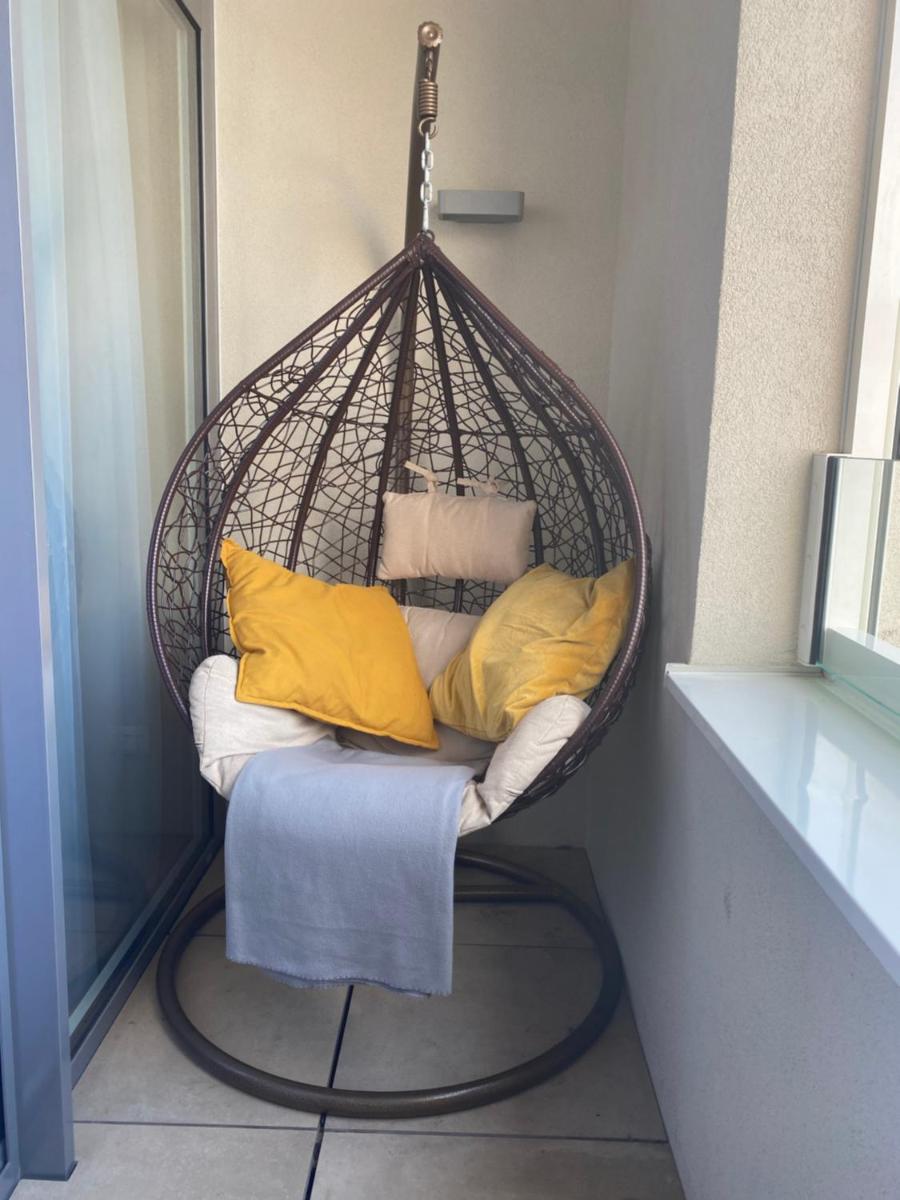 NEW, BEAUTIFUL APT WITH PARKING IN BEST LOCATION! - Housity