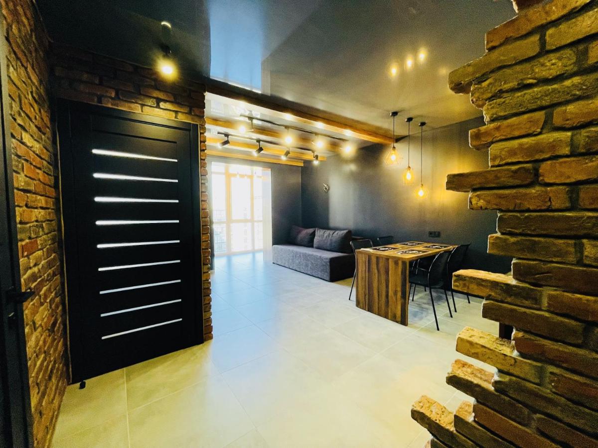 LOFT в RIVER PARK з джакузі - Housity