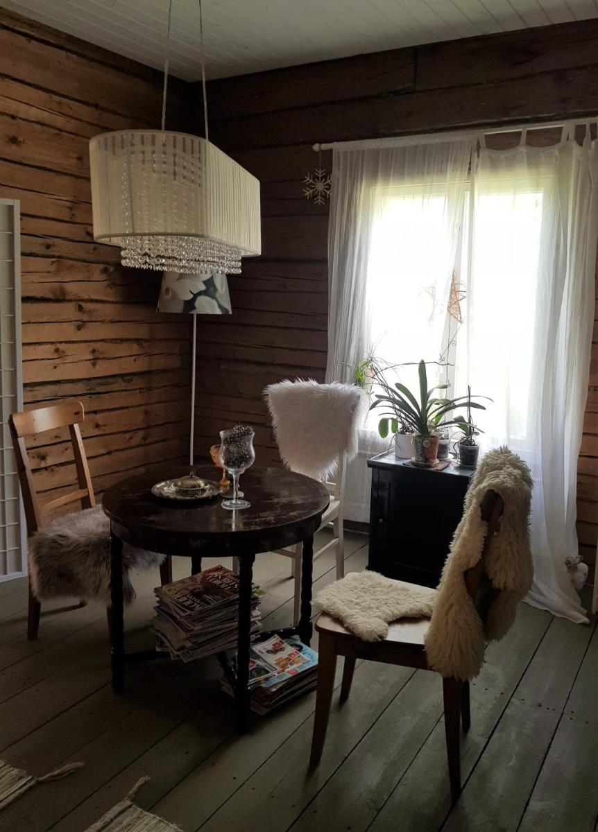 Hirsihuvila, sauna ja kylpyamme, levollista olemista - Housity