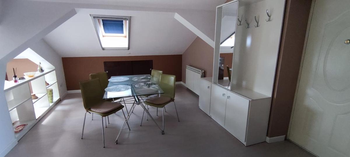 Hysteria Central Flat - Housity