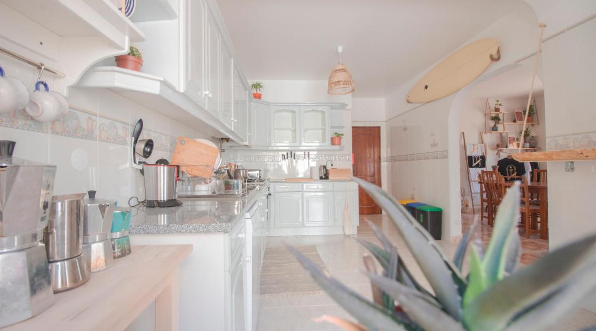 LemonTree Eco Surfhouse - Housity