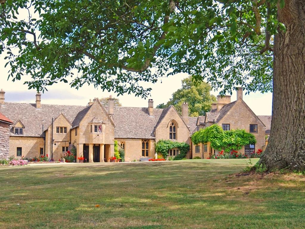 Abbots Grange Manor House - Housity