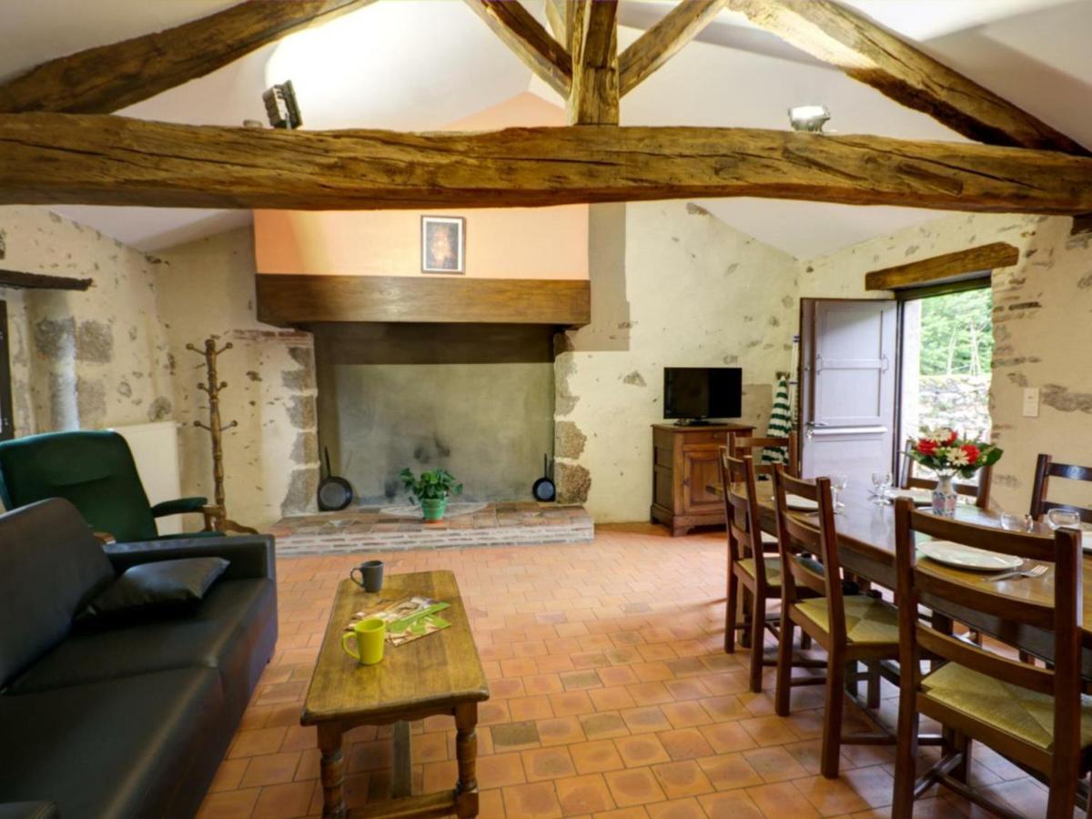 Gîte Le Crozet, 3 pièces, 4 personnes - FR-1-496-169 - Housity