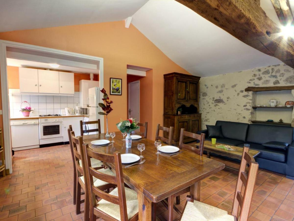 Gîte Le Crozet, 3 pièces, 4 personnes - FR-1-496-169 - Housity