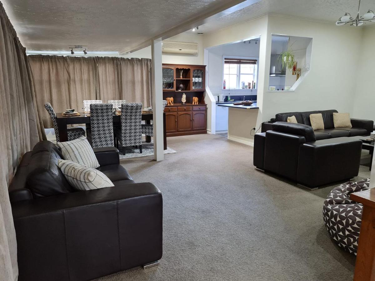 Suitetrails - Hidden Gem and Entire Bungalow in Central hutt