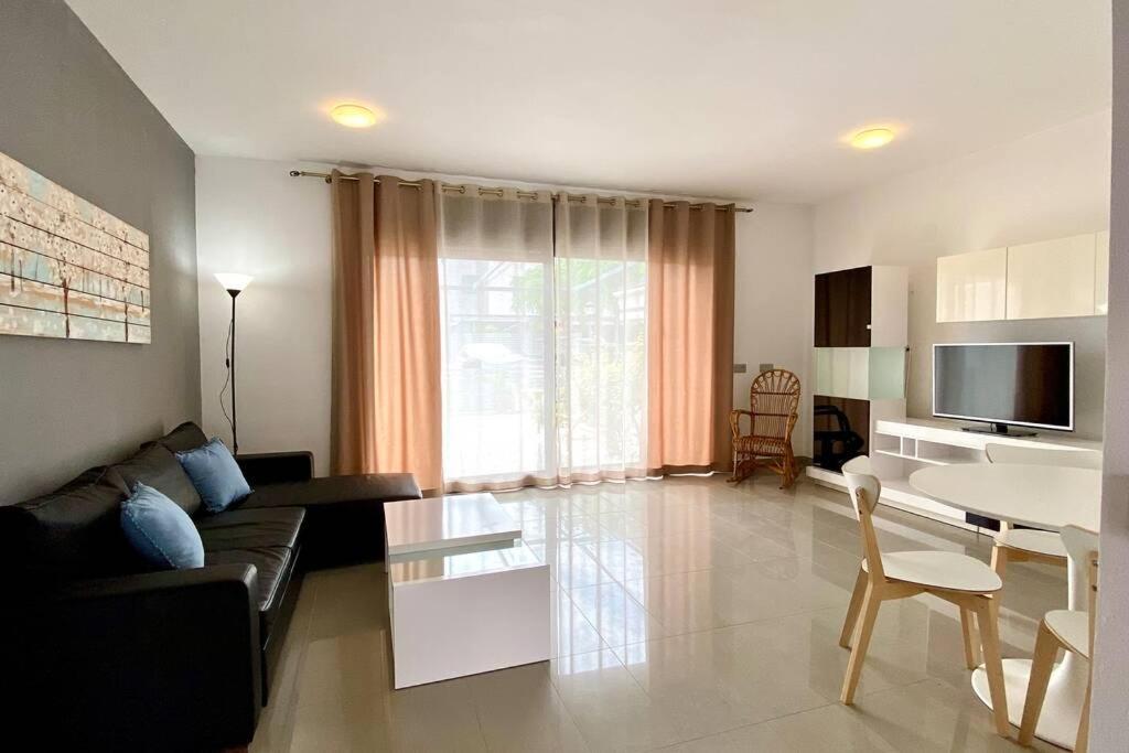 Chalet moderno con piscina en Mont - roige Bahia - Housity