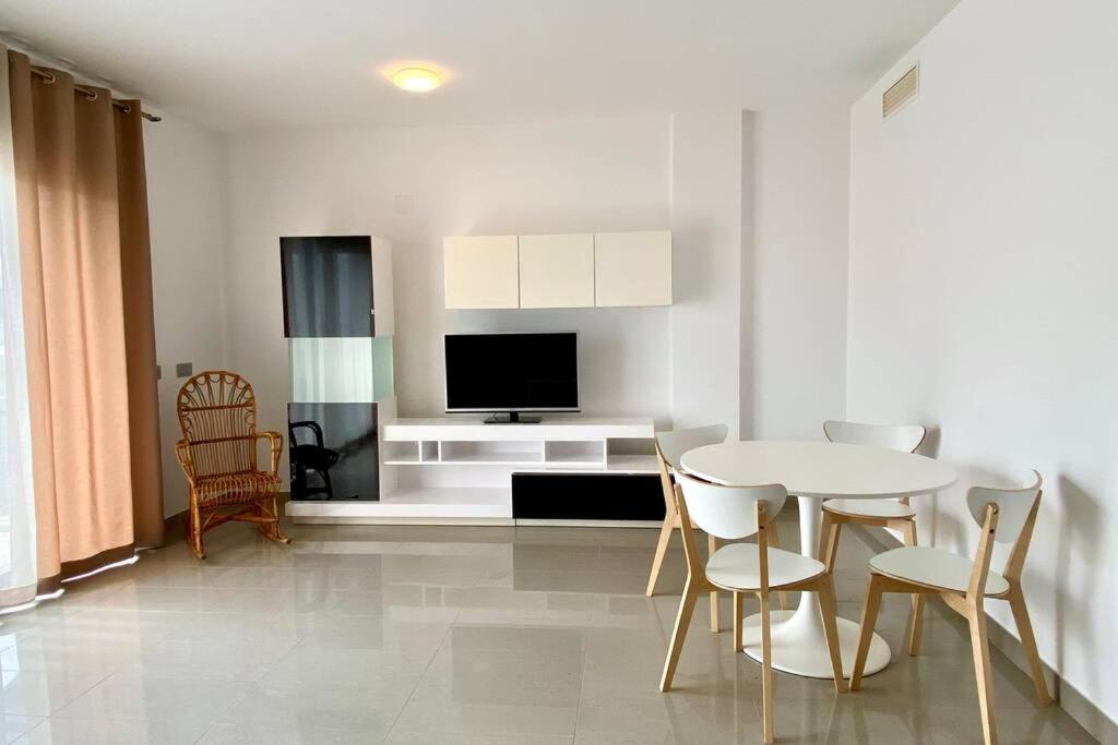Chalet moderno con piscina en Mont - roige Bahia - Housity