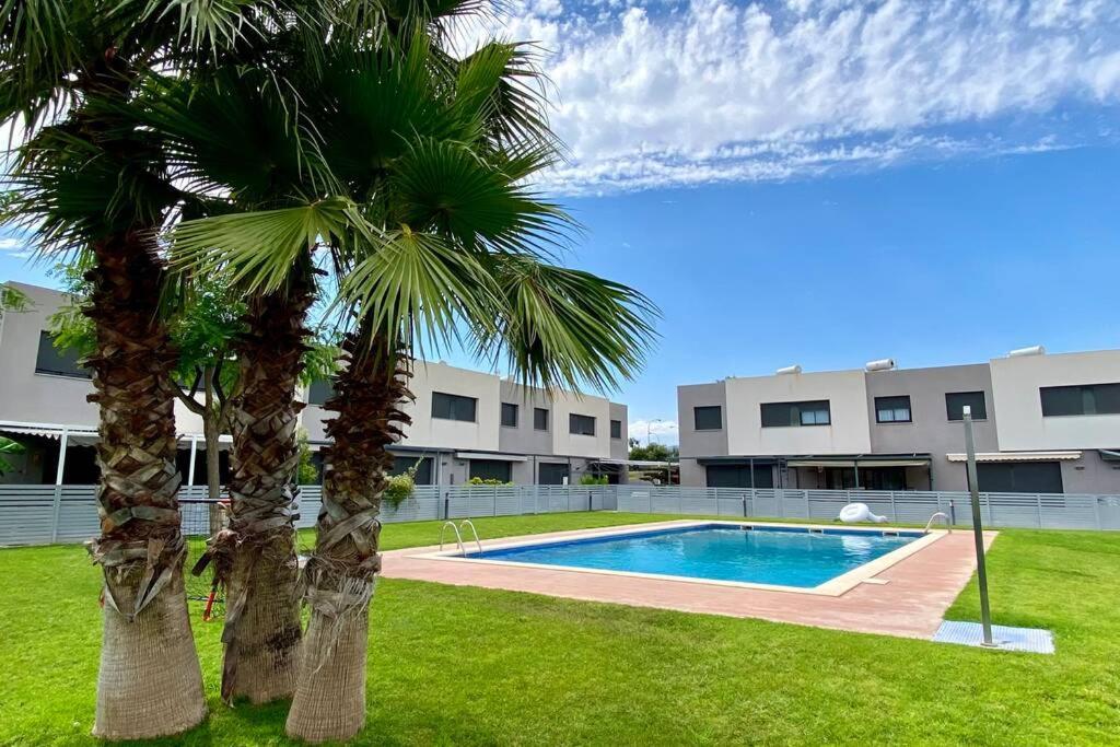 Chalet moderno con piscina en Mont - roige Bahia - Housity