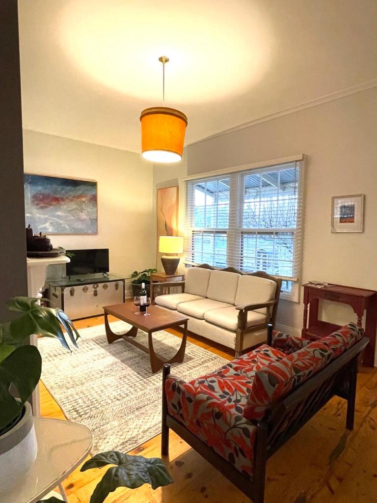 Loose Leaf Cottage - Housity