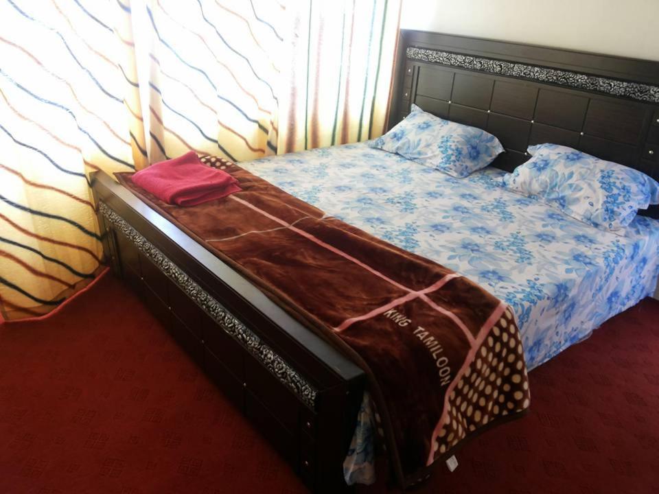 Hotel Kashmir Lodge - Housity
