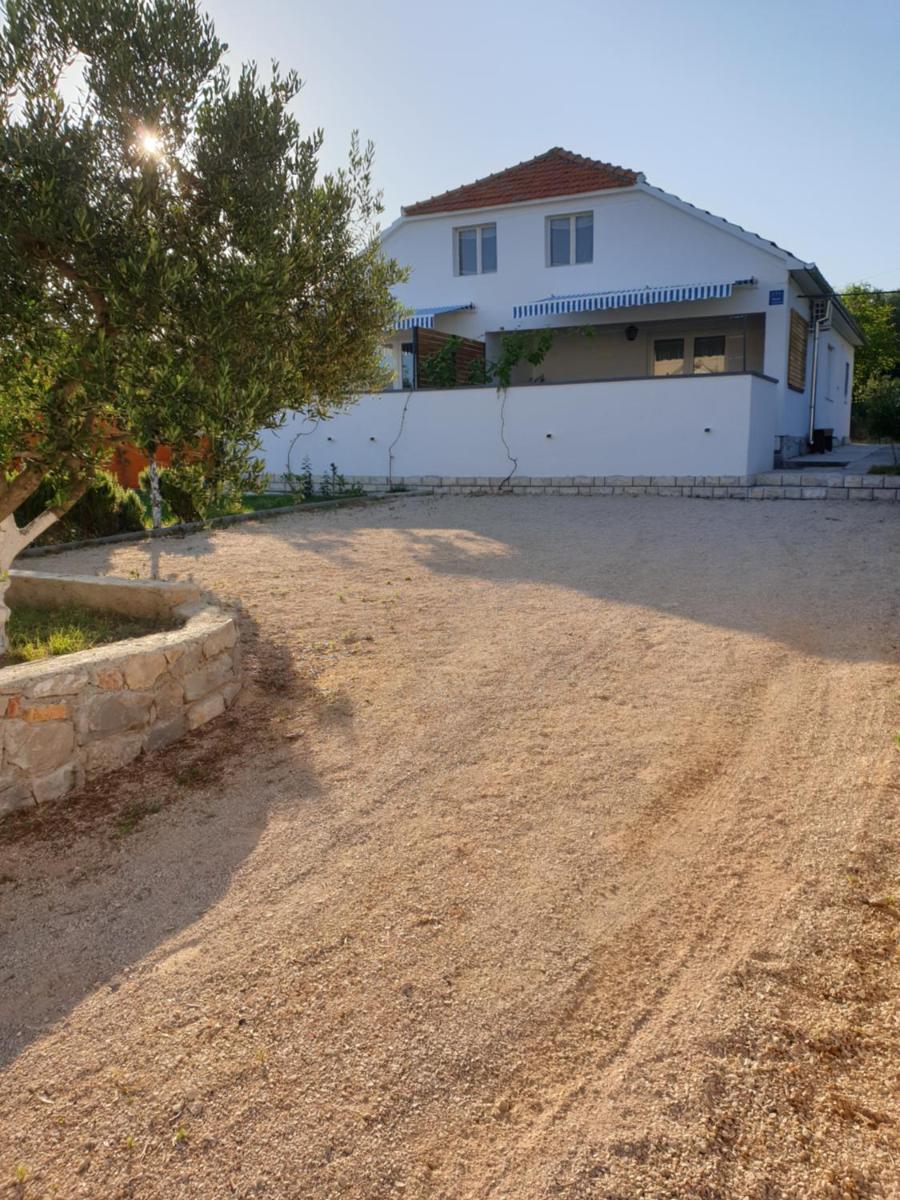 Apartments Paradiso Murter - Housity