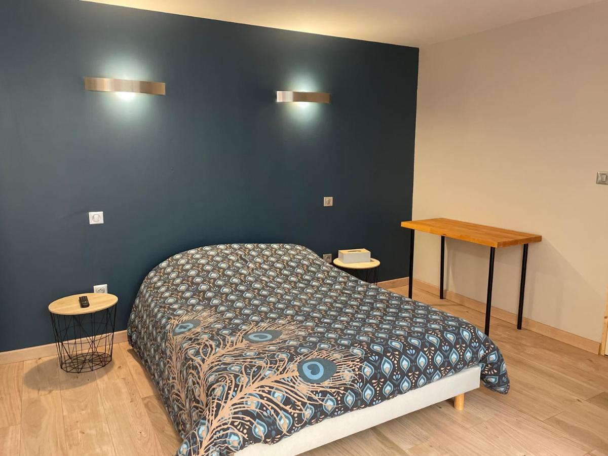 Chambre indépendante 25 m2 au calme avec piscine et terrain de pétanque - Housity