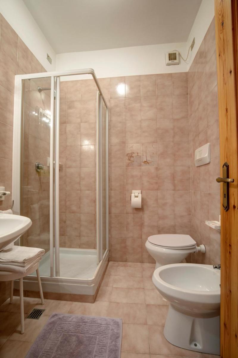 Hotel Petit Foyer - Housity