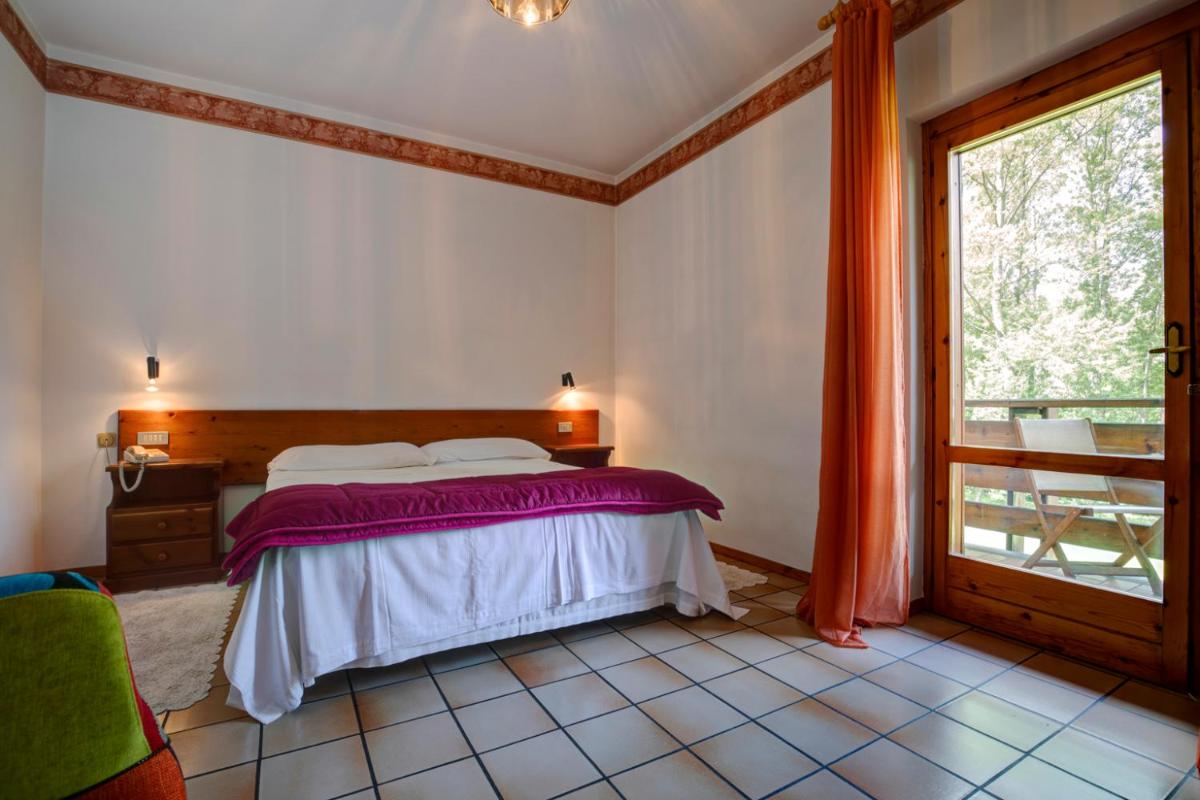 Hotel Petit Foyer - Housity