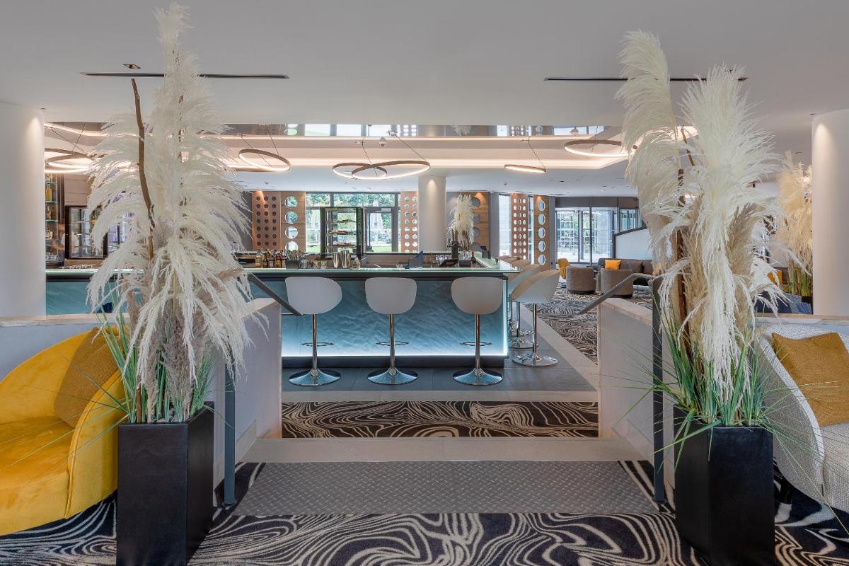 Coin salon dans l'établissement Rivage Hôtel & Spa Annecy