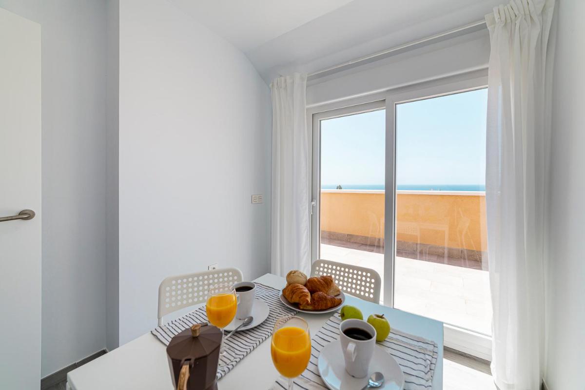 Apartamentos “Mar de Coral” Aguadulce - Housity