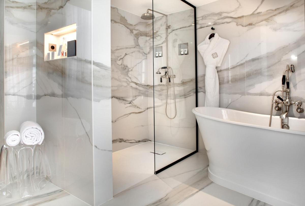 Salle de bains dans l'établissement Hôtel Richer De Belleval - Relais & Châteaux