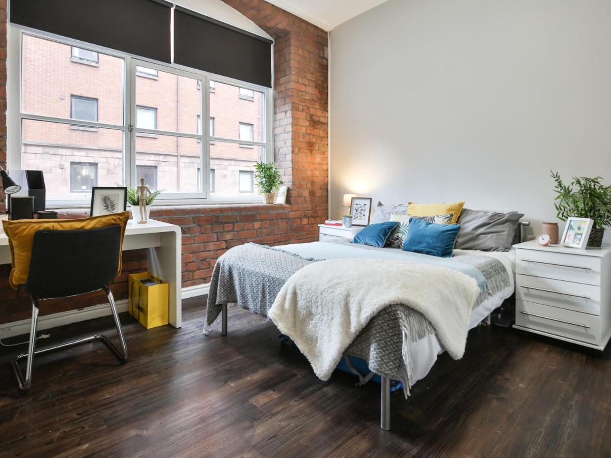 Modern & Bright  in Manchester - IQ Hollingworth House - Housity