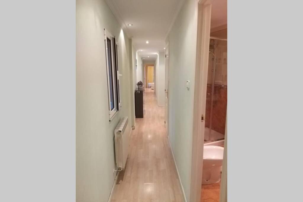 Piso en Avenida Pumarín . WIFI - Housity