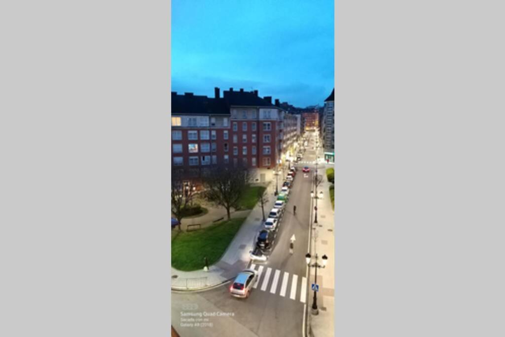 Piso en Avenida Pumarín . WIFI - Housity