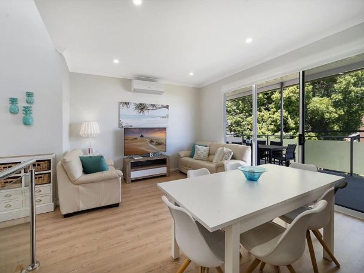 Contemporary Beach House Walk to Everything in Huskisson - Housity