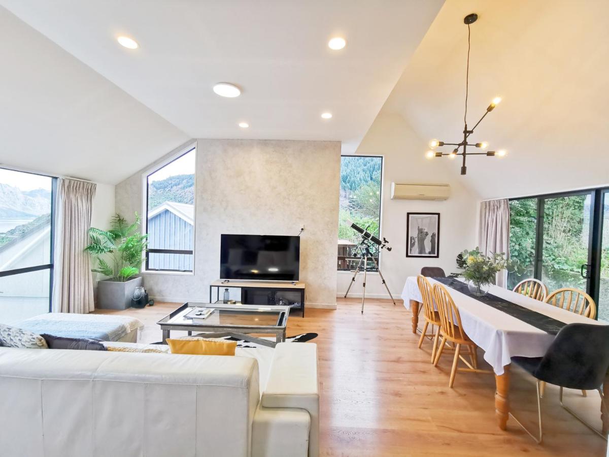 Queenstown Lakeview Holiday Home-5mins to town - Housity