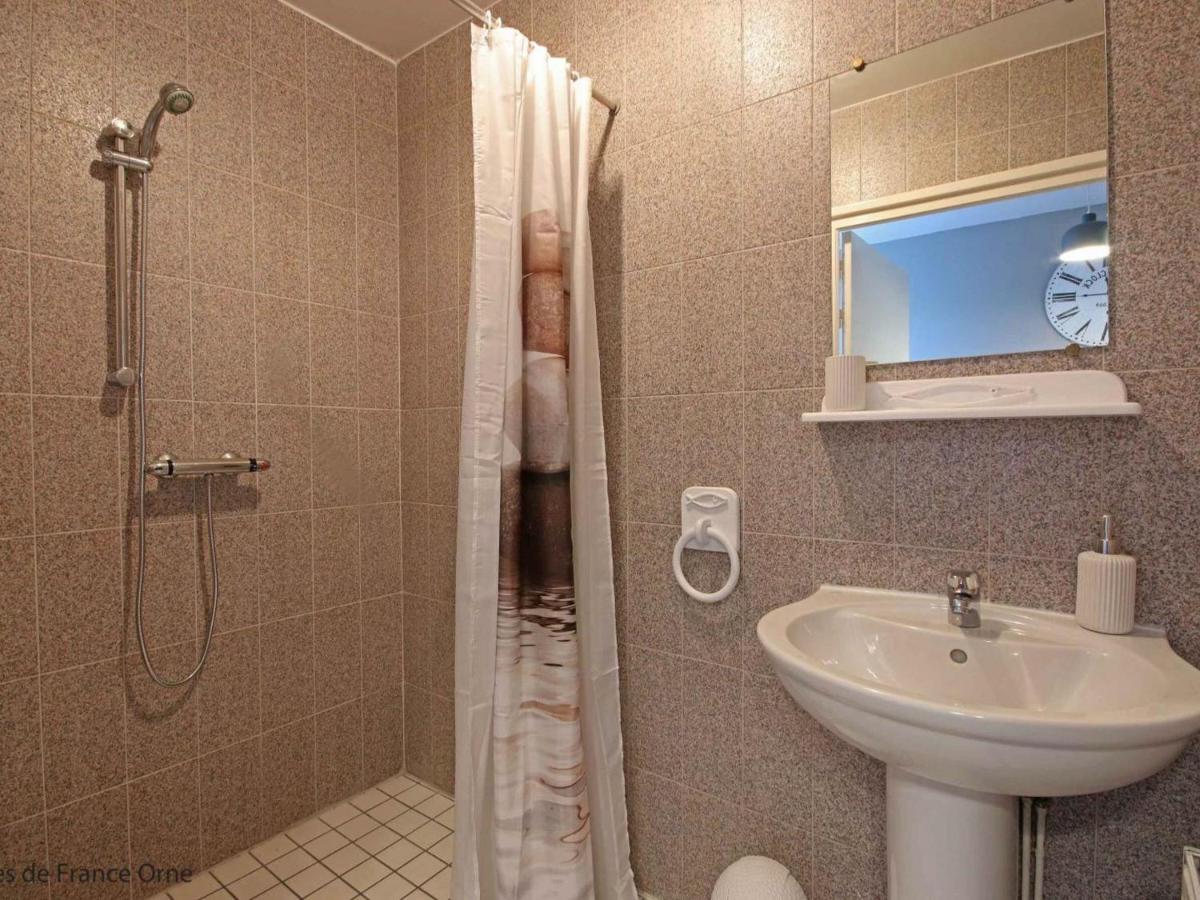 Gîte La Coulonche, 2 pièces, 2 personnes - FR-1-497-125 - Housity