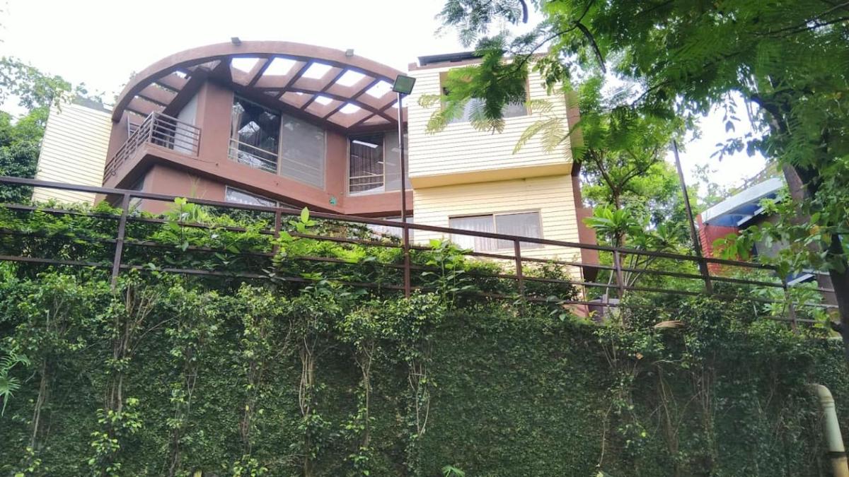 Karjat Villa (3 BHK) With Garden Amidst Nature - Hizvo