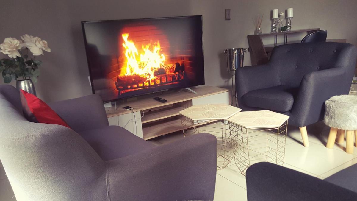 Suitetrails - Caza Blanca Apartments ( La como Lifestyle Estate)