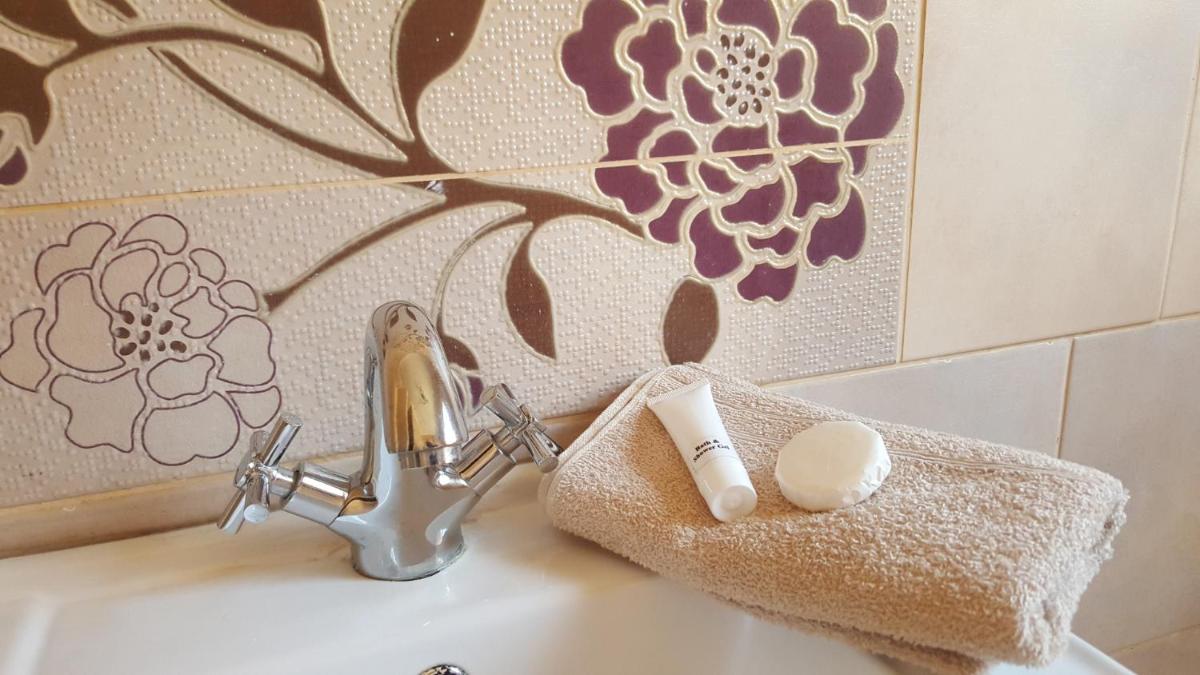 Suitetrails - Caza Blanca Apartments ( La como Lifestyle Estate)