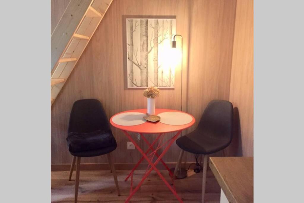 Adorable Cabane dans un espace boisé - Housity