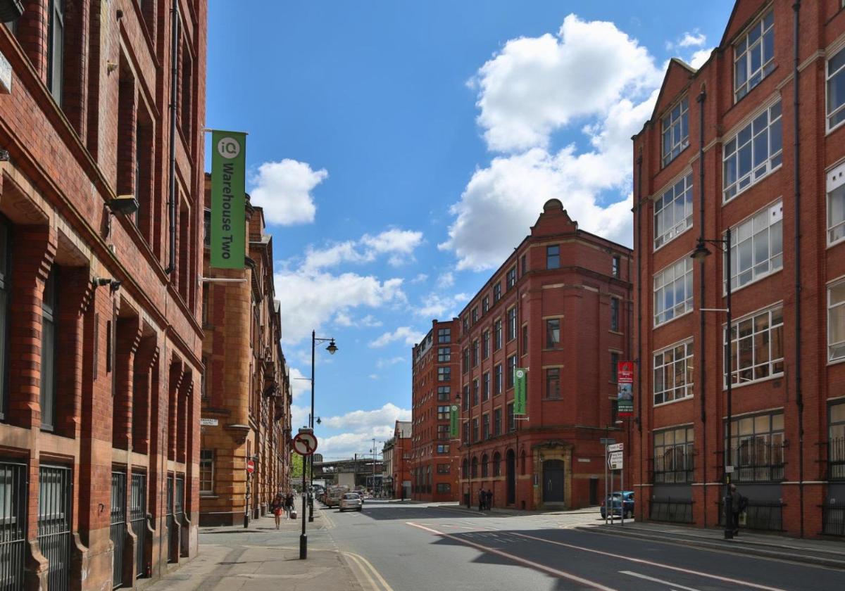 Modern & Bright  in Manchester - IQ Hollingworth House - Housity