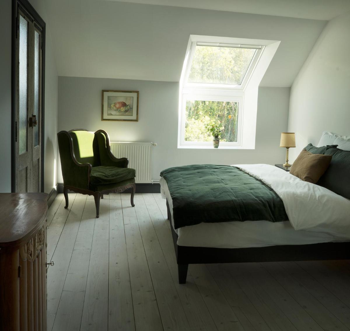 The Riverhouse, magical house with garden by the river Seine - Housity