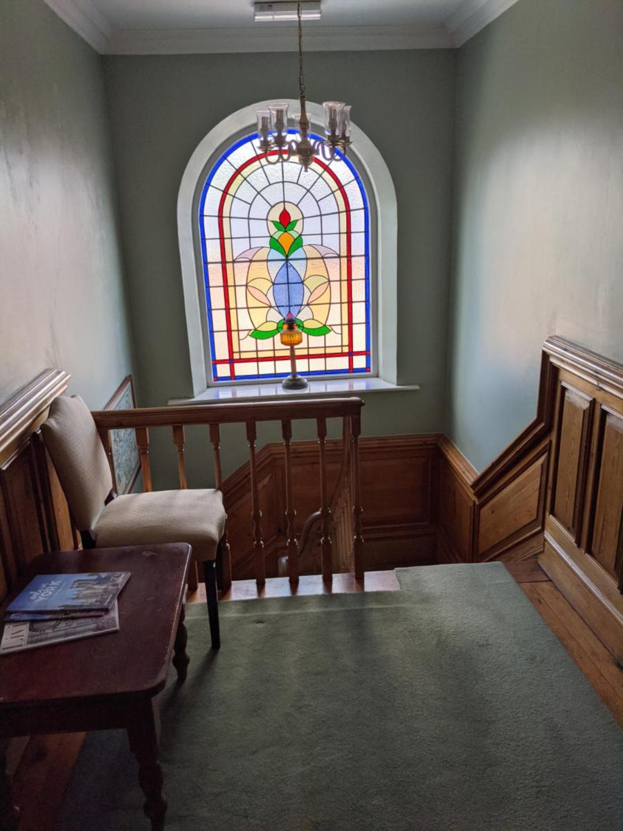 The Londesborough Arms bar with en-suite rooms - Housity