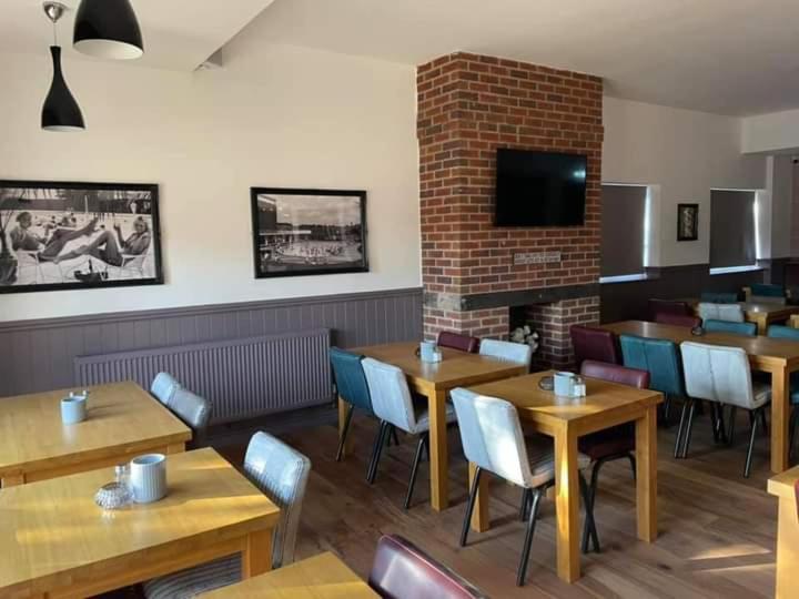 The Station Inn - Housity