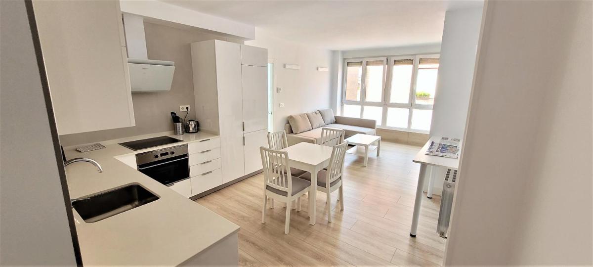 Cozy White Home in Getxo - Housity