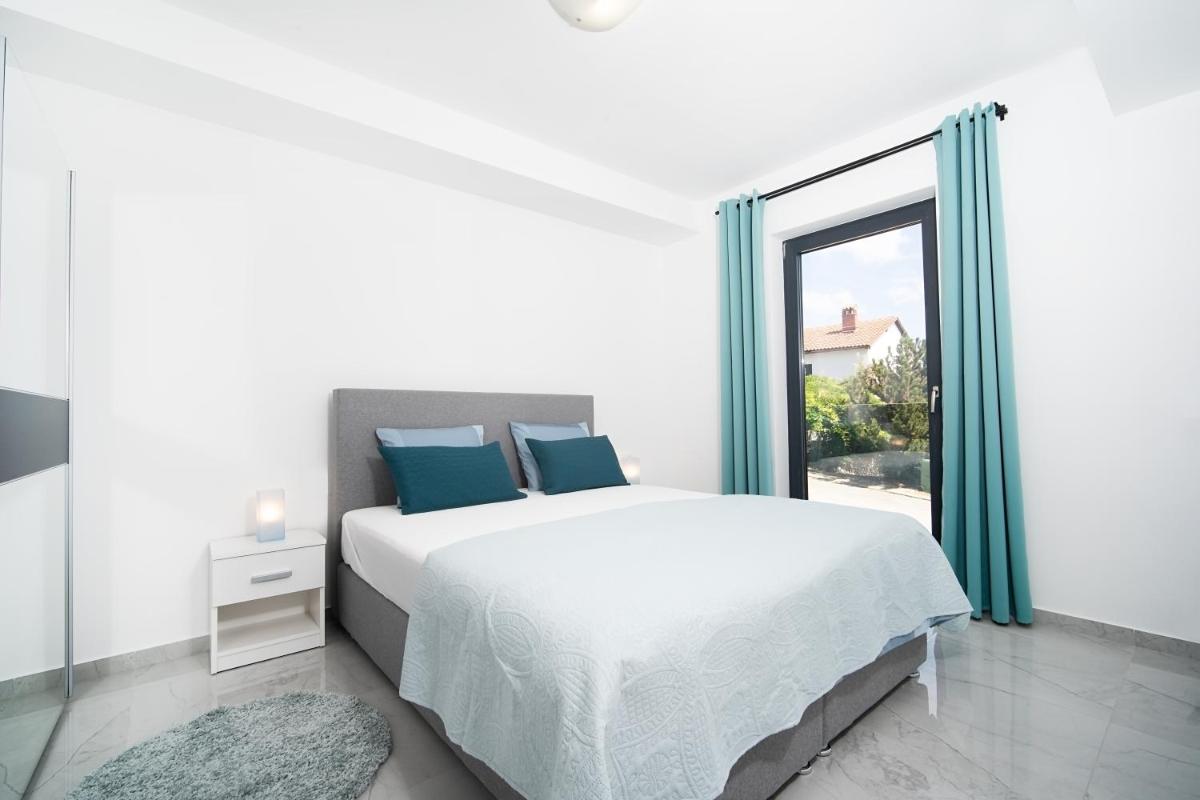 Villa Apartments Lela - Housity