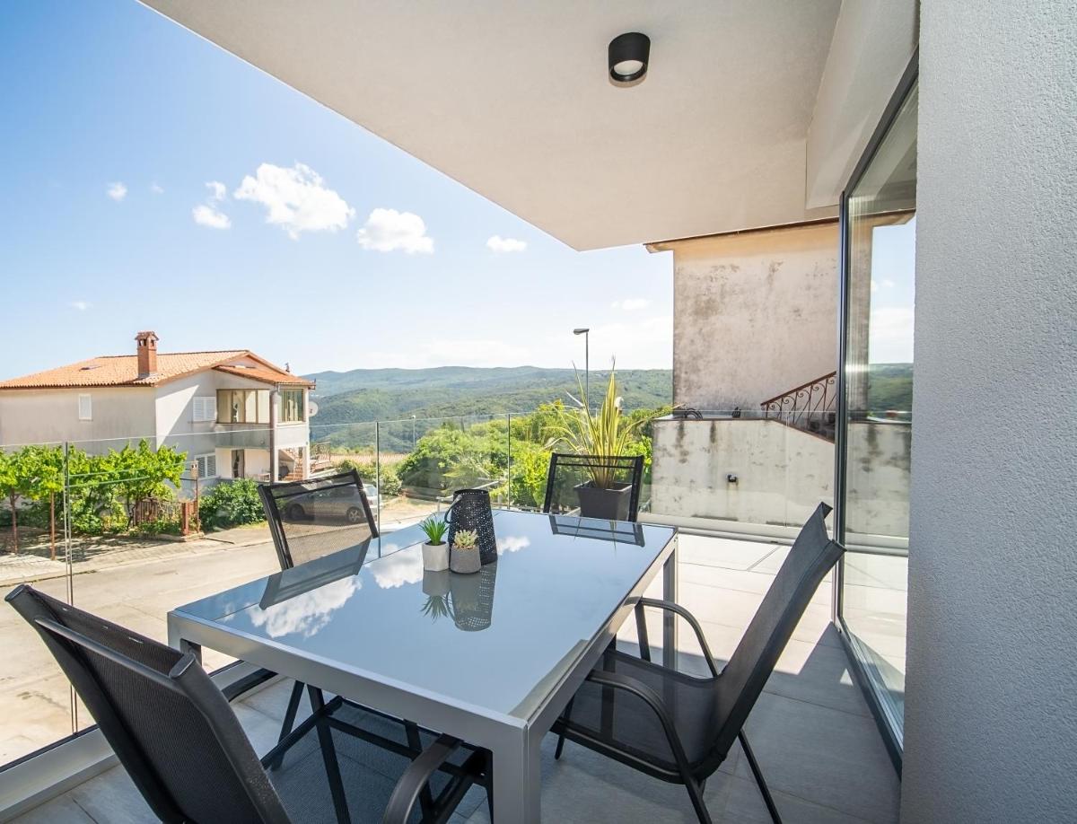Villa Apartments Lela - Housity