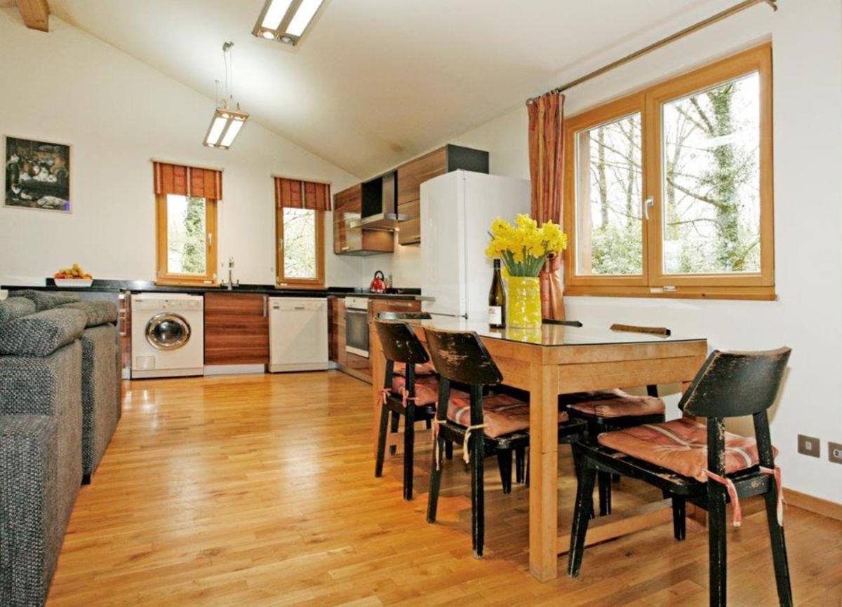 Ballyhoura Mountain Luxury Holiday Lodge No 13 - Housity