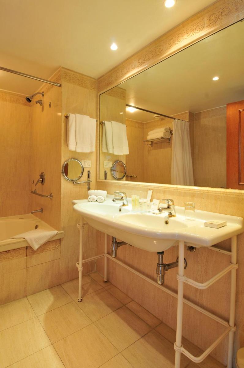 Radisson Hotel Colonia del Sacramento - Housity