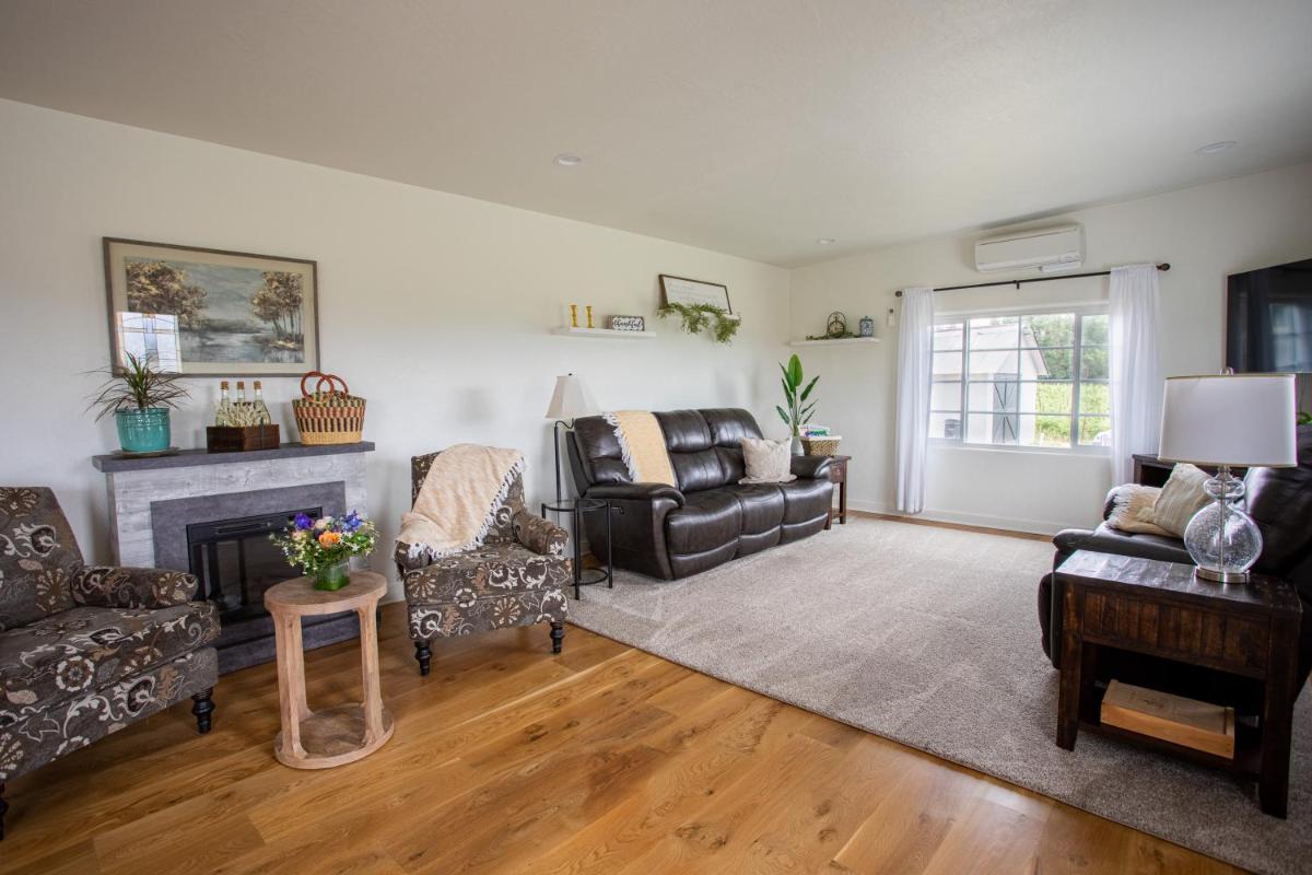 Hummingbird Estate - Housity