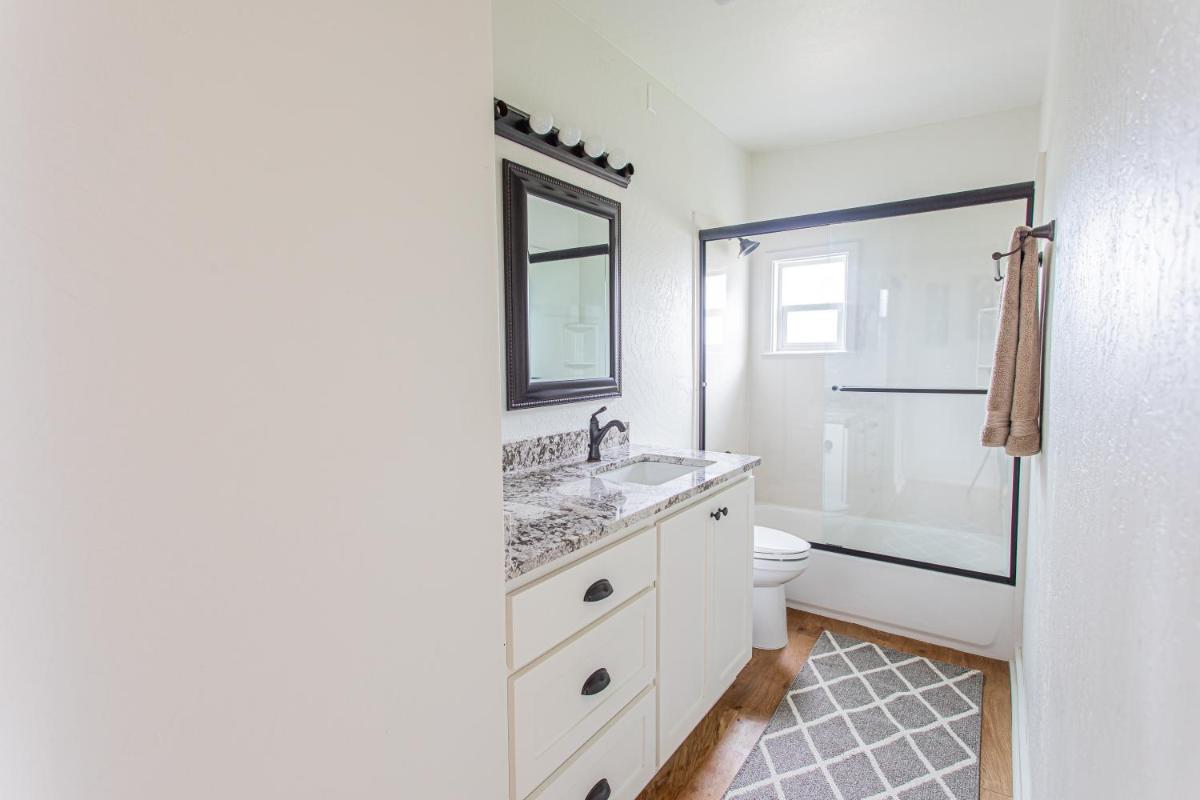 Hummingbird Estate - Housity