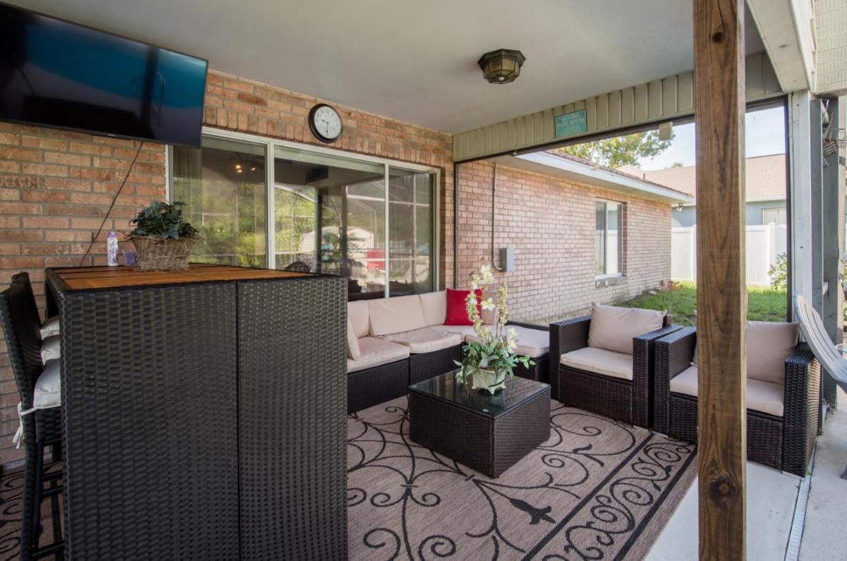 Private Centrally located Cozy relaxing Getaway! - Housity