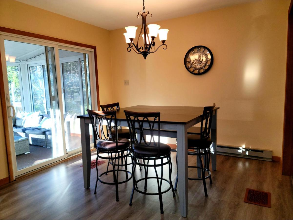 The Pocono's Retreat with a Gameroom, Firepit, and Lake - Housity