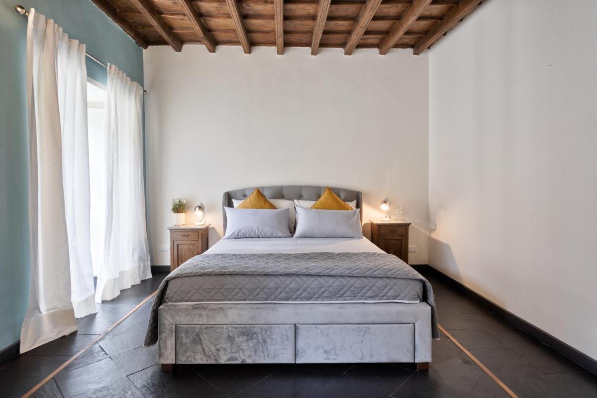 ACADAMIS - GARIBALDI 9 BIS - Piazza Castello - Housity