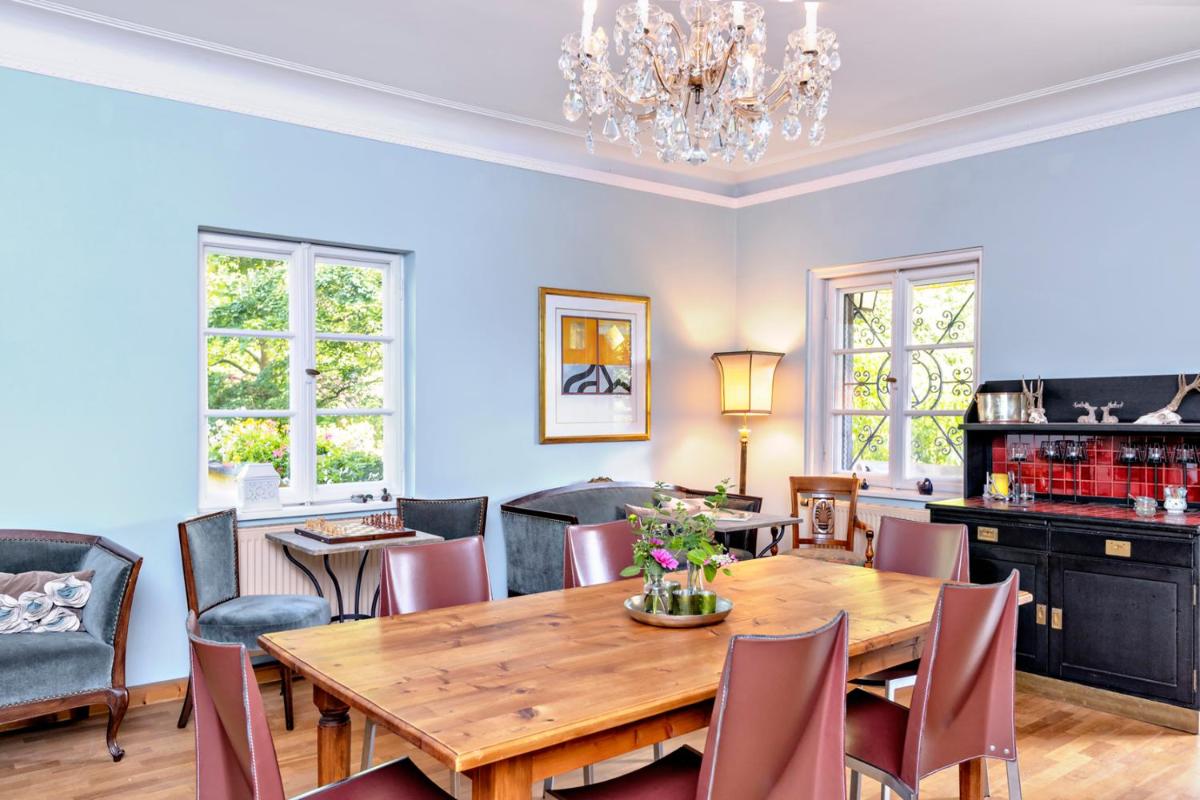 Villa Zollhaus Bed & Breakfast - Housity