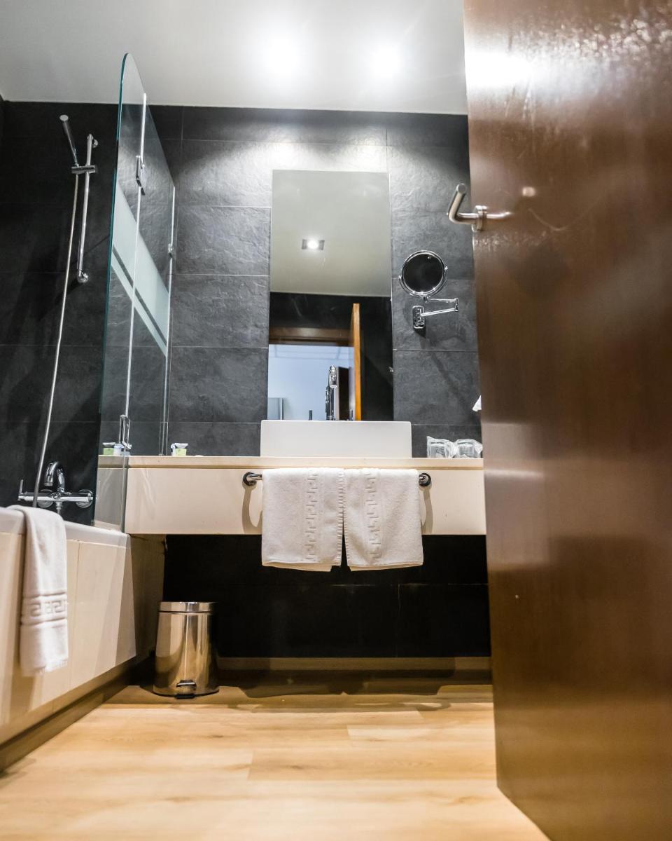 Un baño de Hotel Veracruz Plaza & Spa